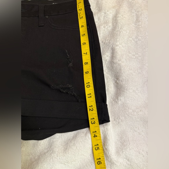 a.n.a Women's Black Ripped Jean Shorts - Picture 4 of 8